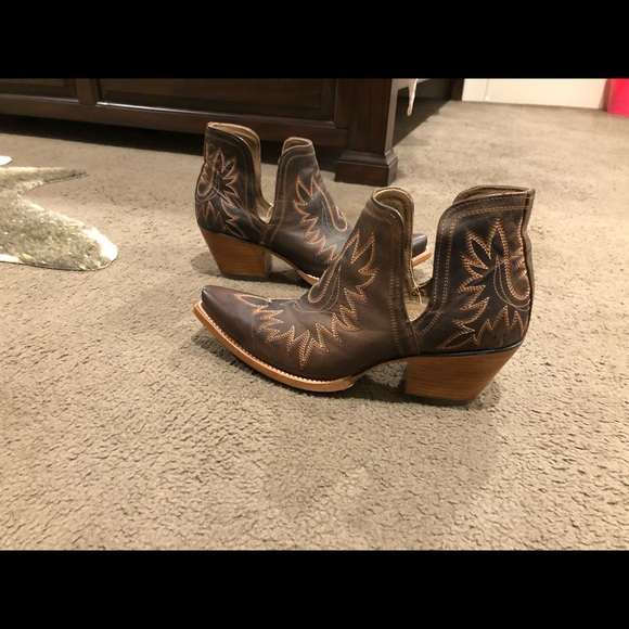 Ariat booties - Picture 2 of 4
